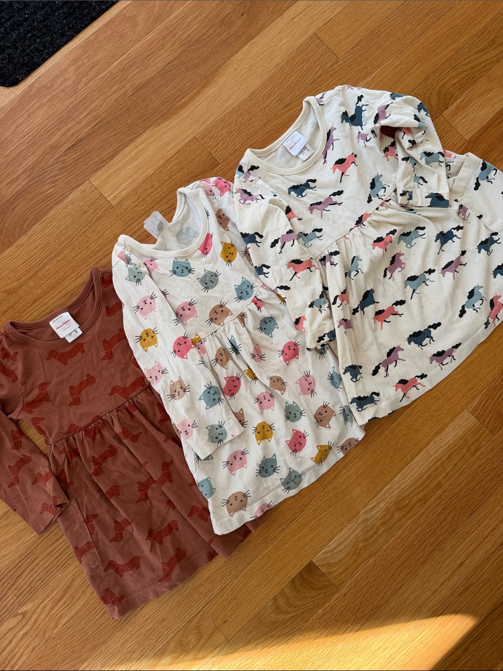 Hanna Andersson Long-Sleeve Kids Tops in Cream, Rust, Multi-Color Prints